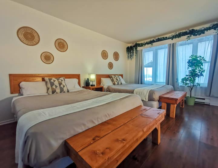 Loft Fleuve et Montagnes 12 Lofts for Rent in SainteAnnedeBeaupré