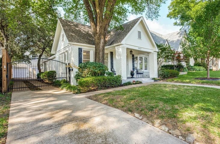 West 7th Street Stay