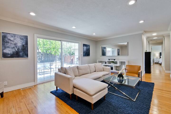 Modern Home Near Silicon Valley gallery image 4