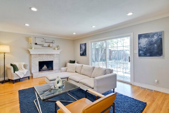 Modern Home Near Silicon Valley gallery image 3