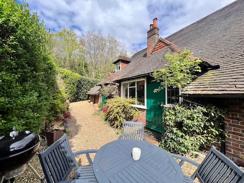 Popular Airbnb listing: The Coach House in Surrey Heath