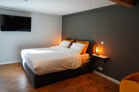 Top Airbnb: Luxurious residence, at "de hertenkamp" in Bergen (Nh.)