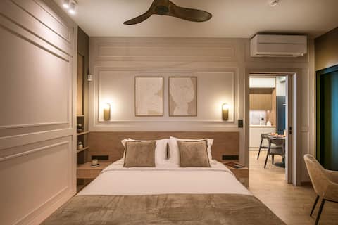 Popular Airbnb listing: Relaxo II - Luxury suite in the heart of Heraklion in Δήμος Ηρακλείου