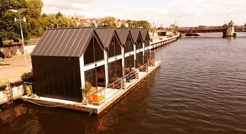 Top Airbnb: Floating Apartments 1 Odra Dream in Międzyodrze Wyspa Pucka