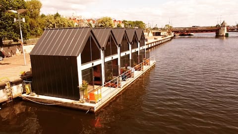 Top performing Airbnb: Floating Apartments 2 Odra Dream in Międzyodrze Wyspa Pucka