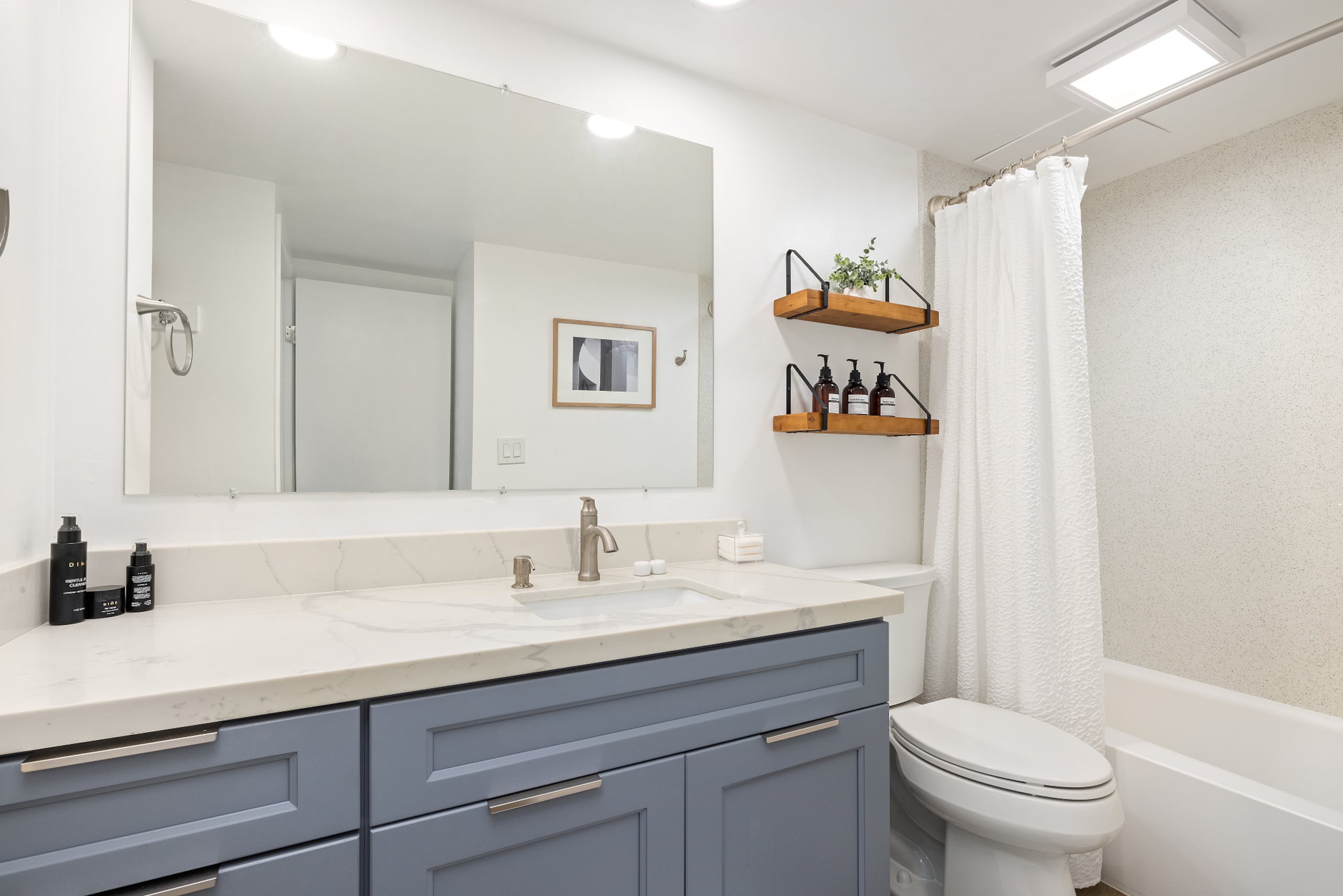 Condo in Honolulu · ★4.9 · 1 bedroom · 2 beds · 1 shared bath - Image 4