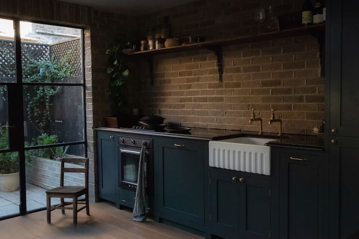 Columbia Road Cottage