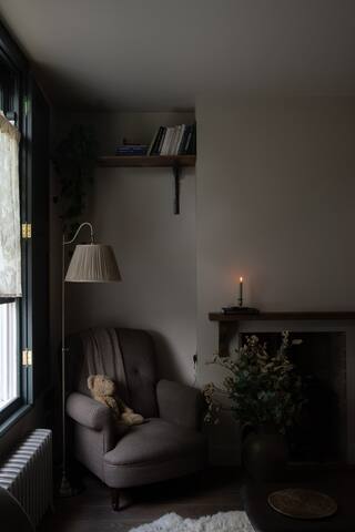 Columbia Road Cottage gallery image 5