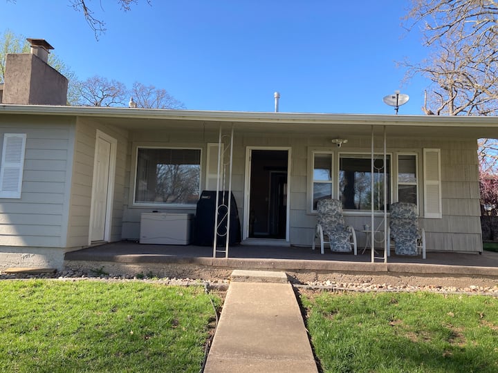 Waterfront cottage Houses for Rent in Monkey Island, Oklahoma, United