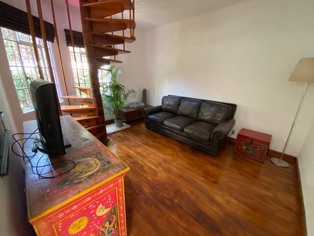 Casa muy grande 3 habitaciones 4 baños completos gallery image 2