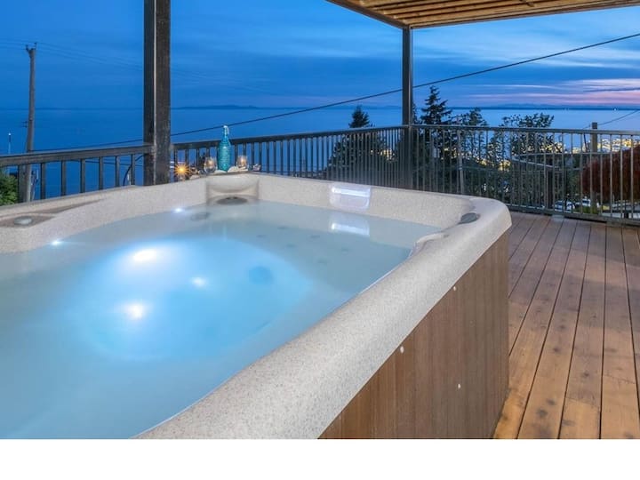 Suite in Beach-House. Steps to Pier & Restaurants