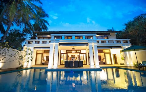 Luxury Beachfront Villa