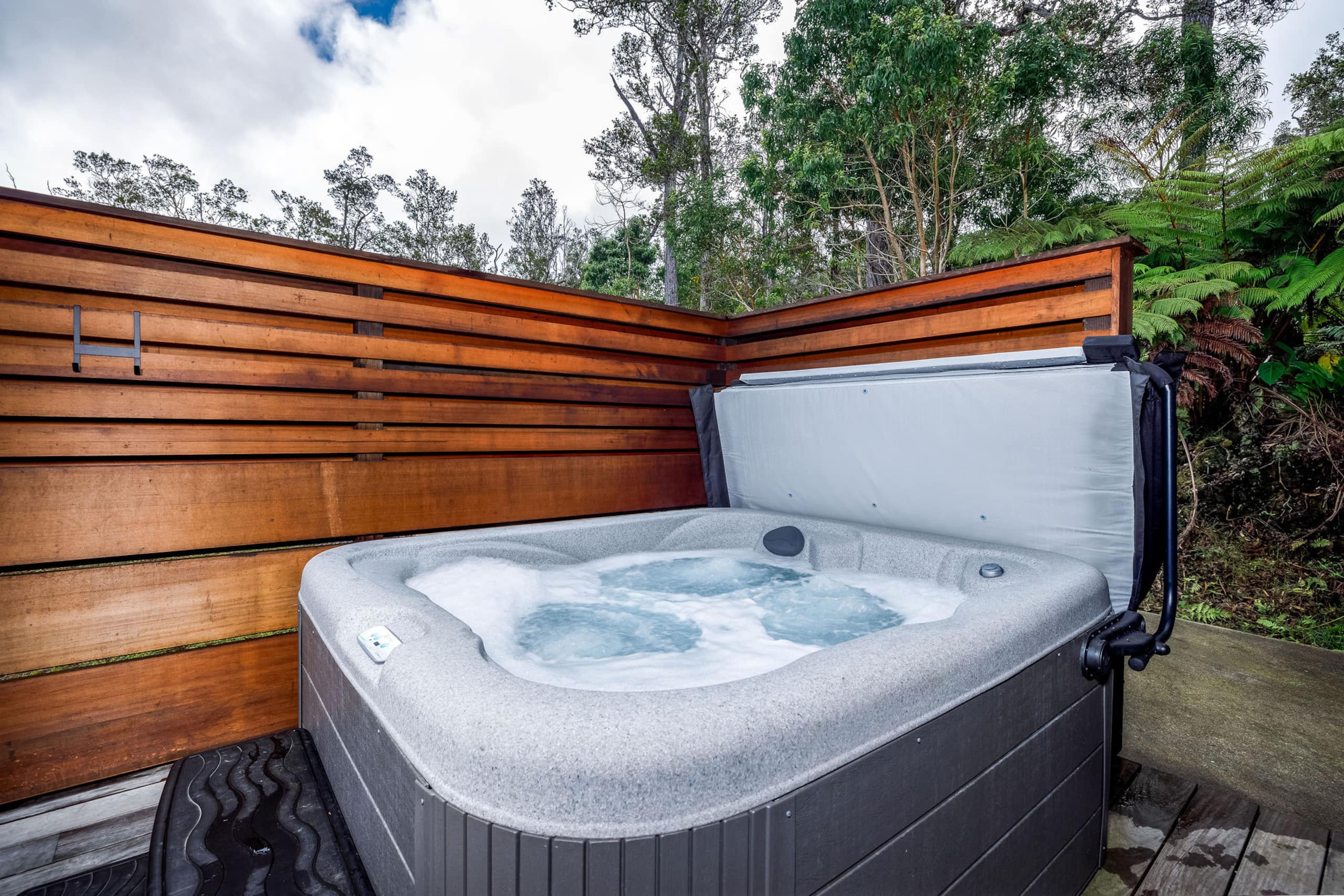 Cabin in Kailua-Kona · ★4.98 · Studio · 1 bed · 1 bath - Image 22