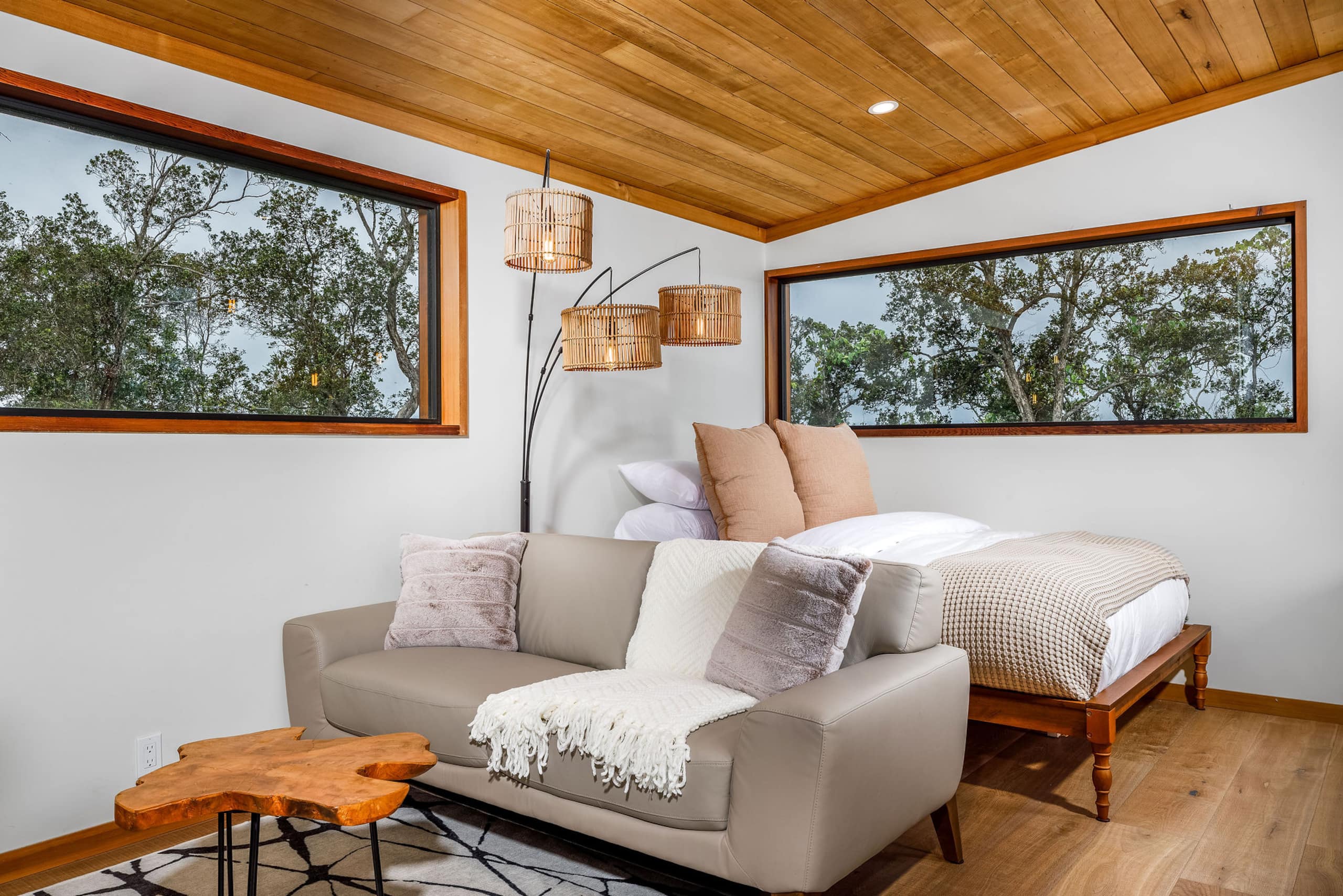 Cabin in Kailua-Kona · ★4.98 · Studio · 1 bed · 1 bath - Image 8