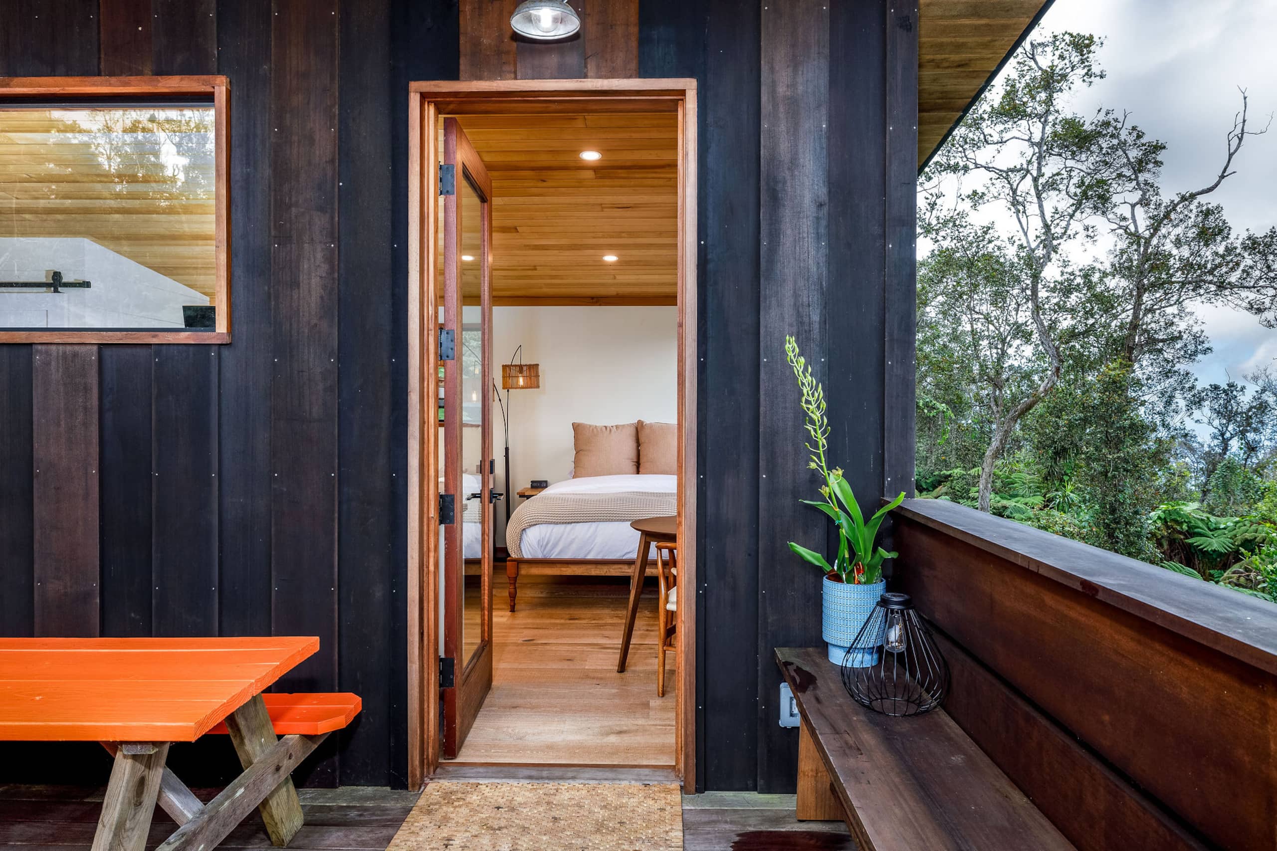 Cabin in Kailua-Kona · ★4.98 · Studio · 1 bed · 1 bath - Image 4
