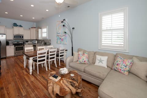 Top performing Airbnb: 5-Star Bungalow, Pool, Steps to Beach Sleeps 7 in Atlantic Beach