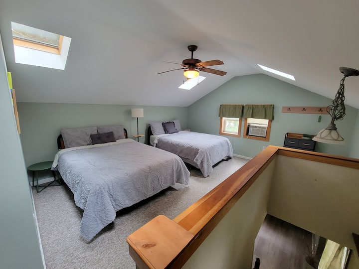 Jill 2 bračna kreveta na katu s klima-uređajem