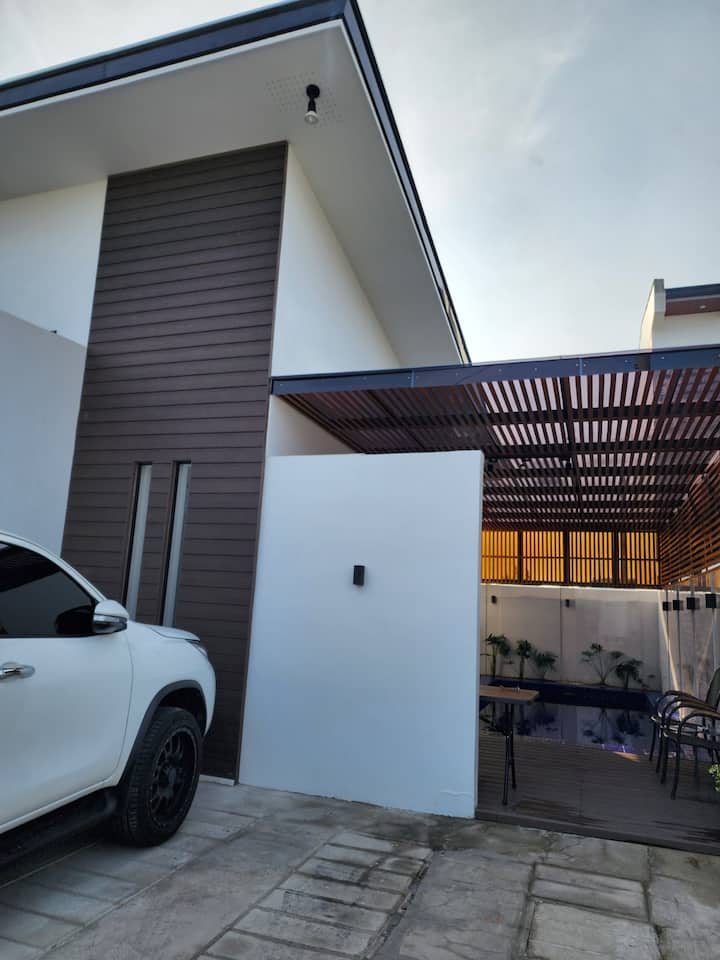 Staycation in Rizal w/ Pool (Lalaland taytay) Houses for Rent in