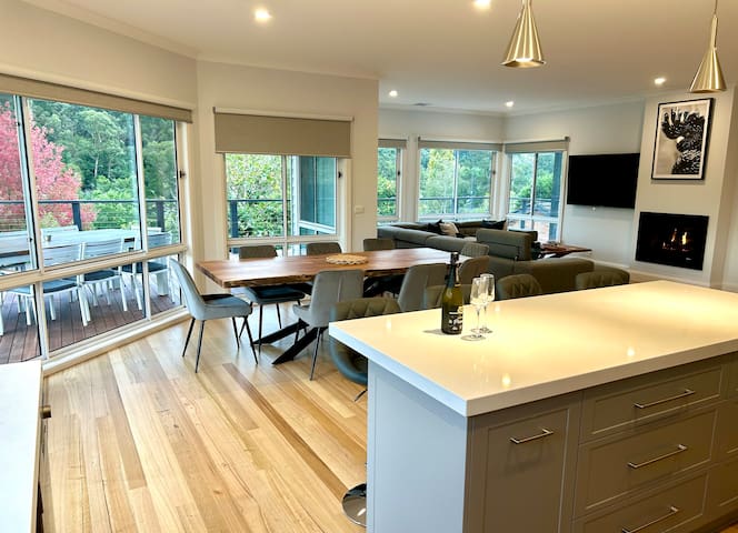 Modern with Views – Town Centre