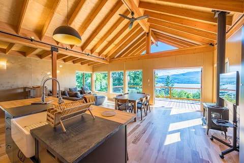 Amazing Views and Peaceful Privacy, Unique House