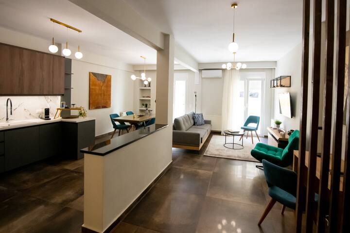 CenterStage1-Boutique Apartment gallery image 3