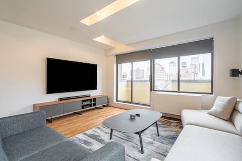Top performing Airbnb: Eden, dream high-end home in NYC in Chelsea Hudson Yards
