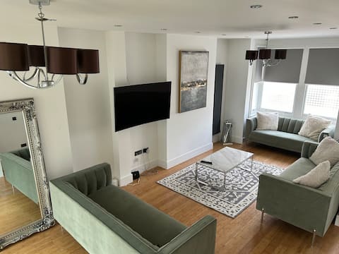 Amazing house with sea views in Leigh-on-Sea