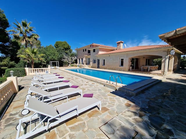 Großzügige Villa Vallgornera in ruhiger Lage