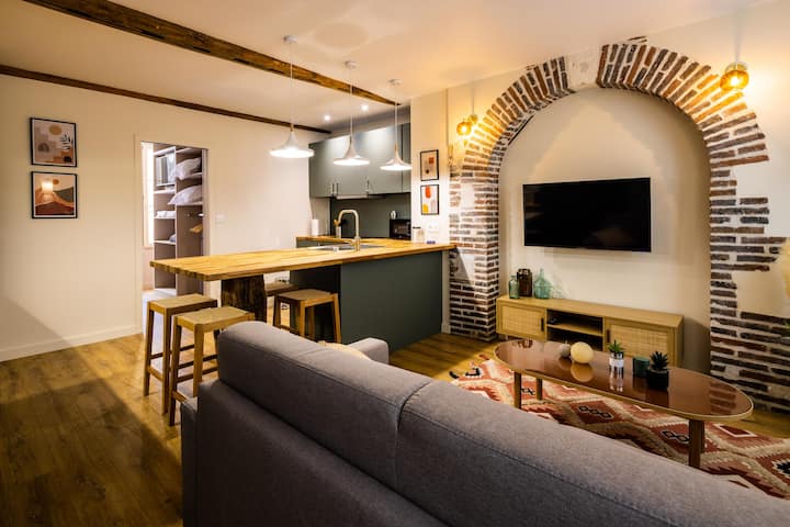 Accommodation for 18 - Historic Center - 4 units