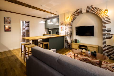 Accommodation for 18 in the city center, heart of Troyes