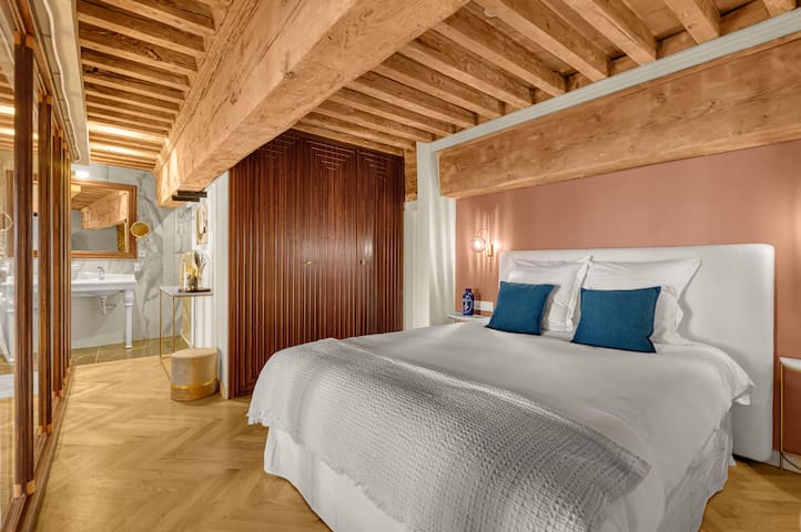 Les Relais du Capitole managed Airbnb listing 2