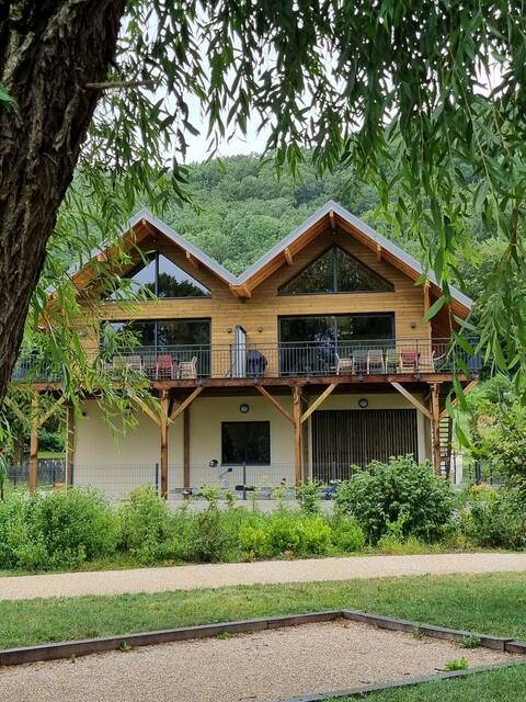 Les Chalets de Conjux – Direct lake access port 10p.