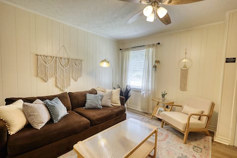 Successful Airbnb property: Walk to Sq: Bohemian 3BR Home in Covington