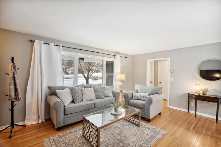 2B-2B-1LVL-Midterm Stays-Parks-Pets Welcome