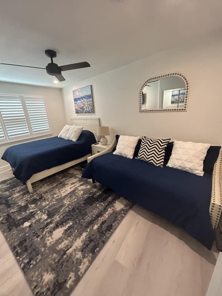 2. spavaća soba, bračni krevet (160x200) i krevet za jednu osobu.