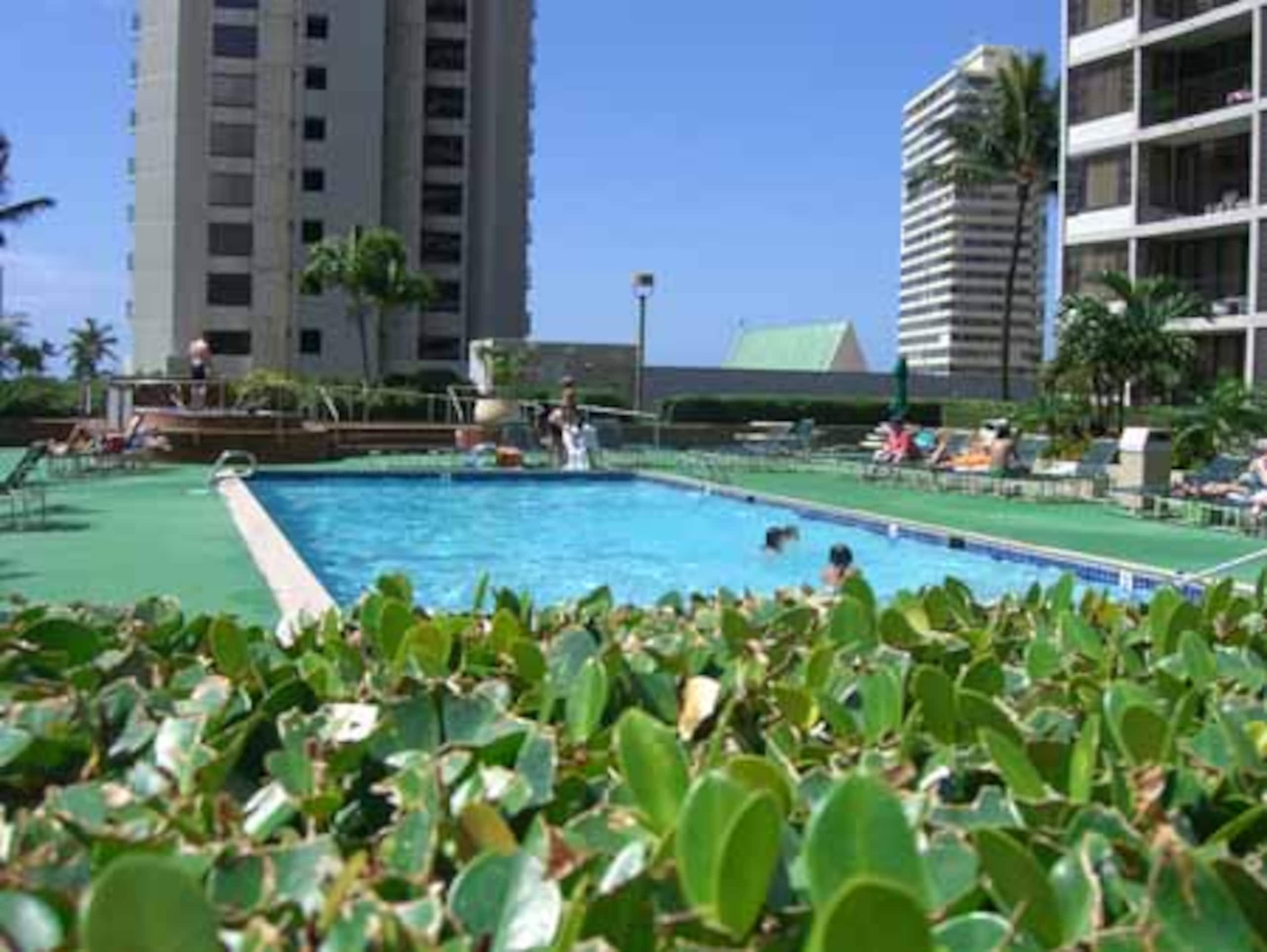 Condo in Honolulu · ★4.87 · 1 bedroom · 3 beds · 1 private bath - Image 29