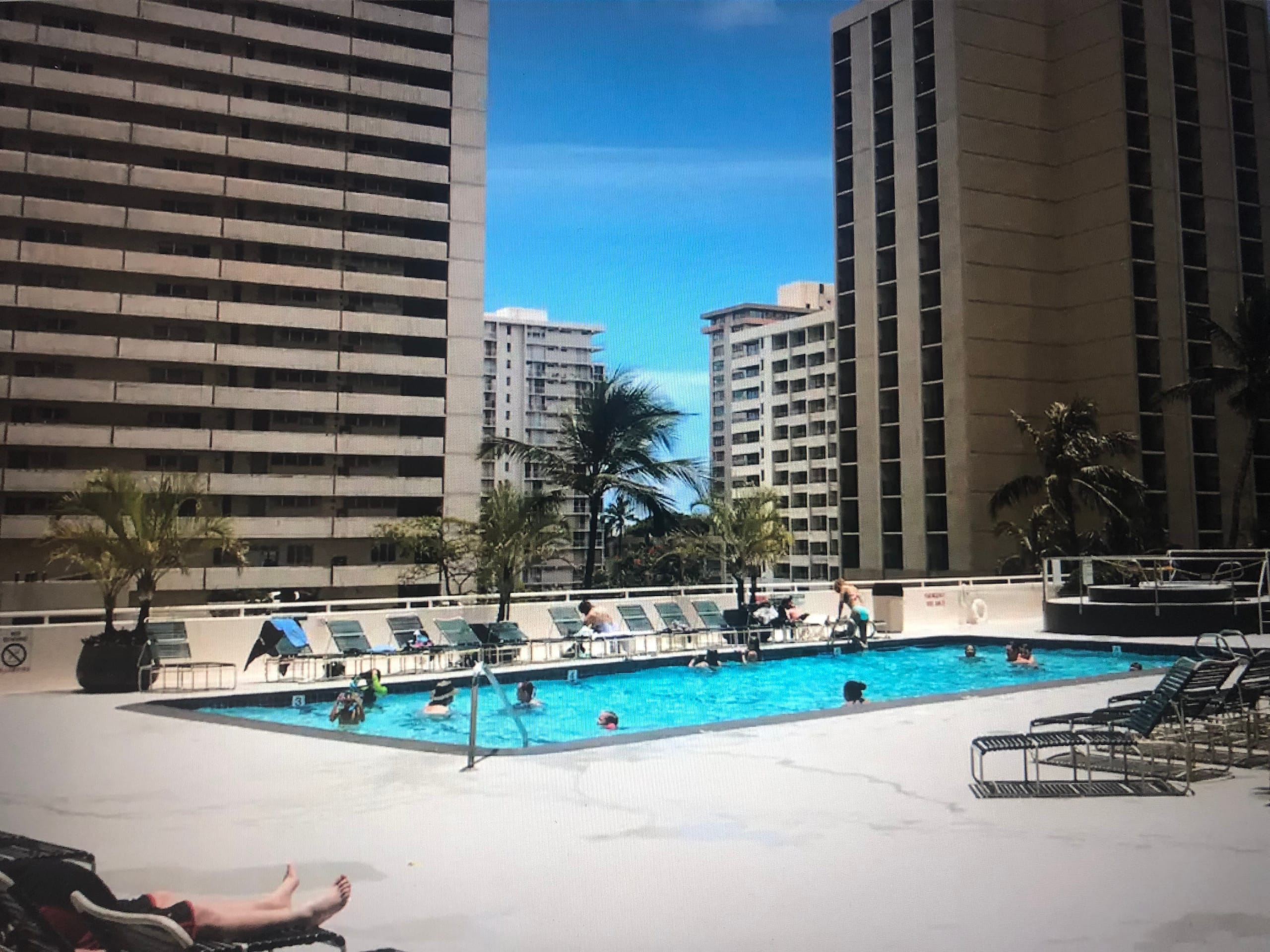 Condo in Honolulu · ★4.87 · 1 bedroom · 3 beds · 1 private bath - Image 36