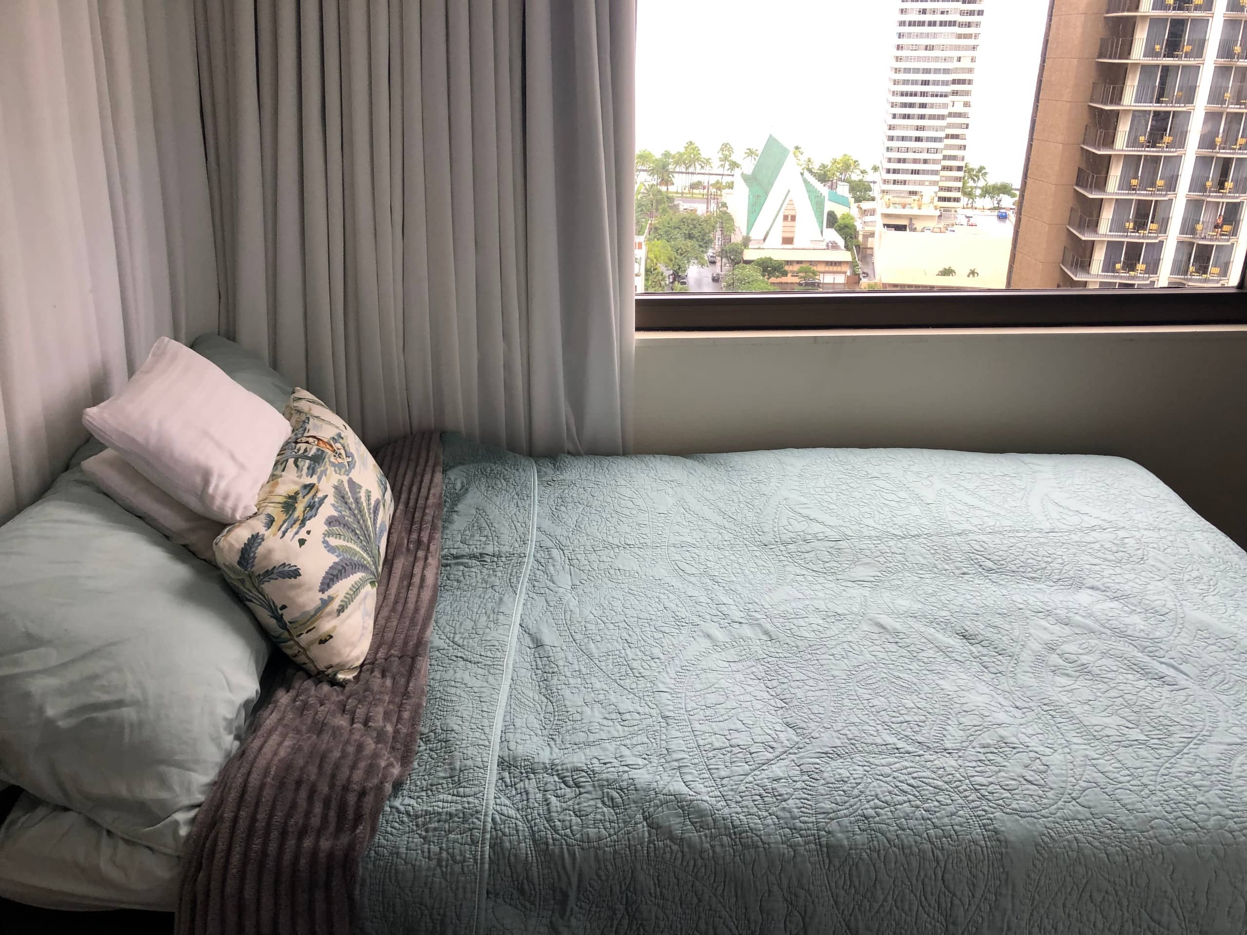 Condo in Honolulu · ★4.87 · 1 bedroom · 3 beds · 1 private bath - Image 1