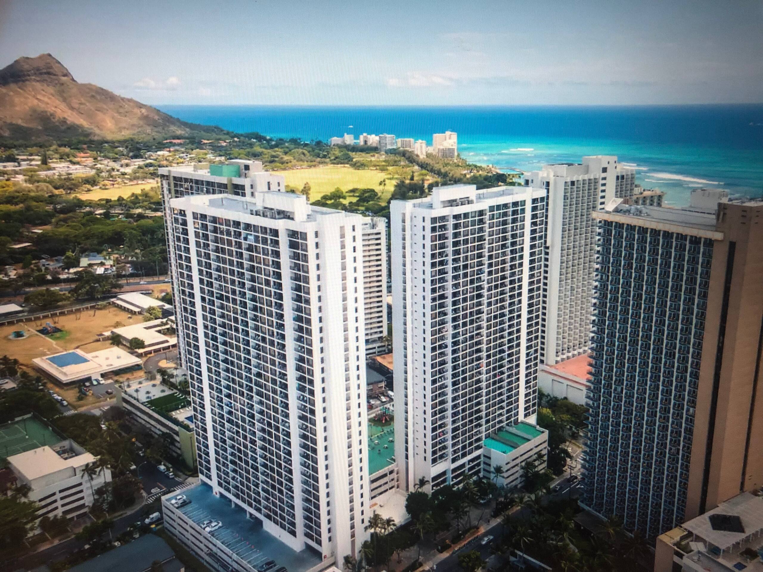Condo in Honolulu · ★4.87 · 1 bedroom · 3 beds · 1 private bath - Image 45