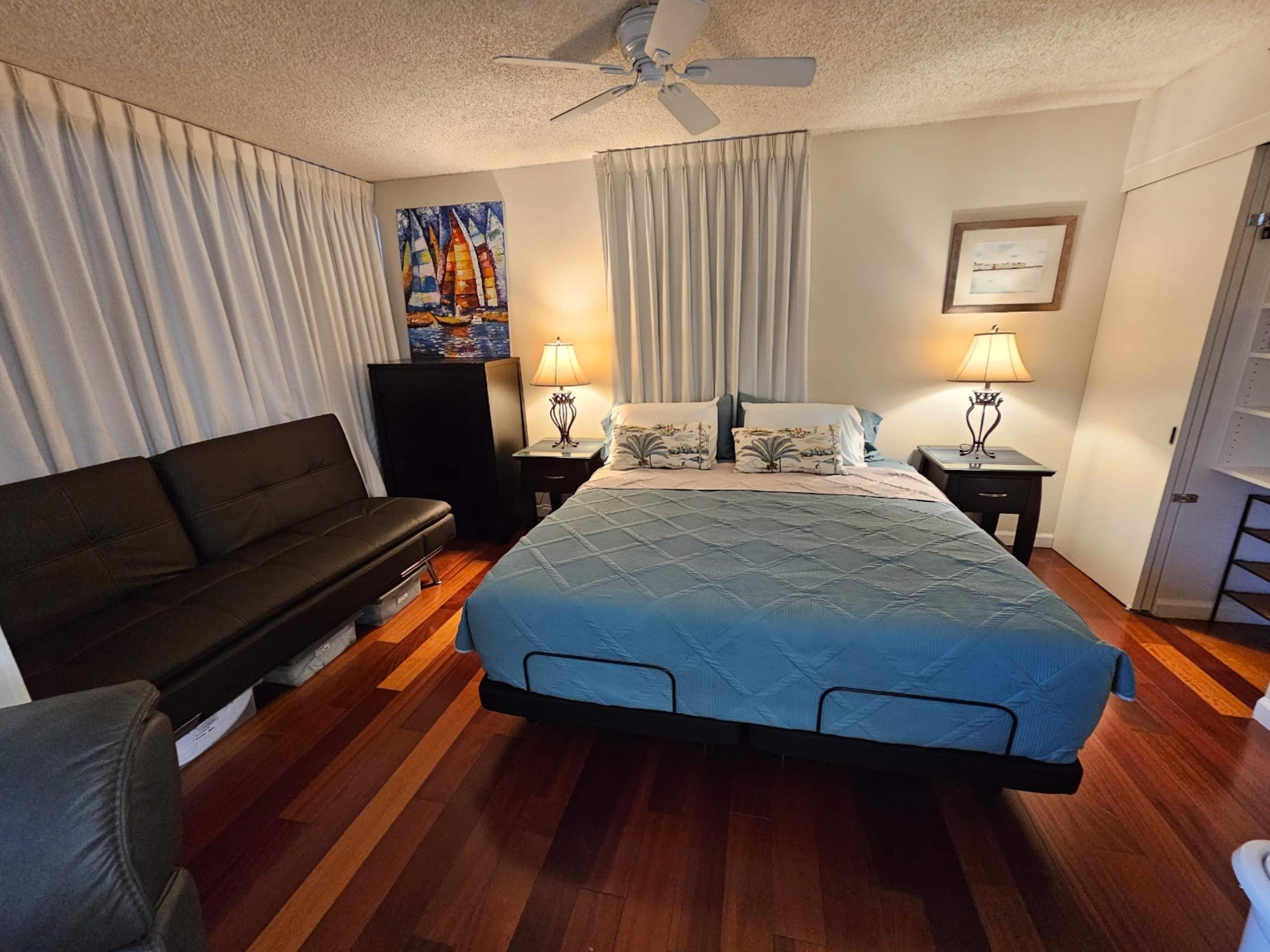 Condo in Honolulu · ★4.87 · 1 bedroom · 3 beds · 1 private bath - Image 17