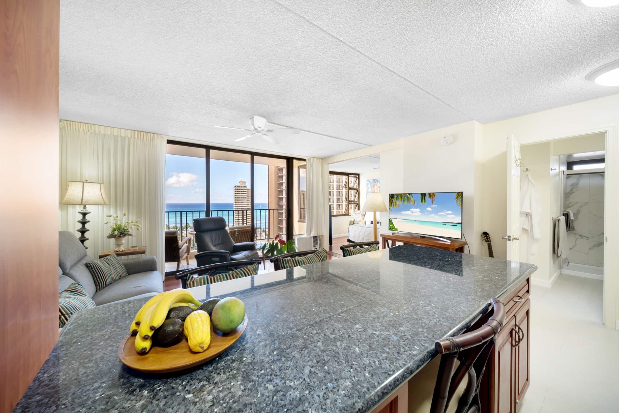 Condo in Honolulu · ★4.87 · 1 bedroom · 3 beds · 1 private bath - Image 4