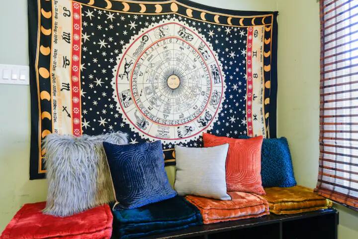 *Mid-City Building 6 beds/4 bath gallery image 2