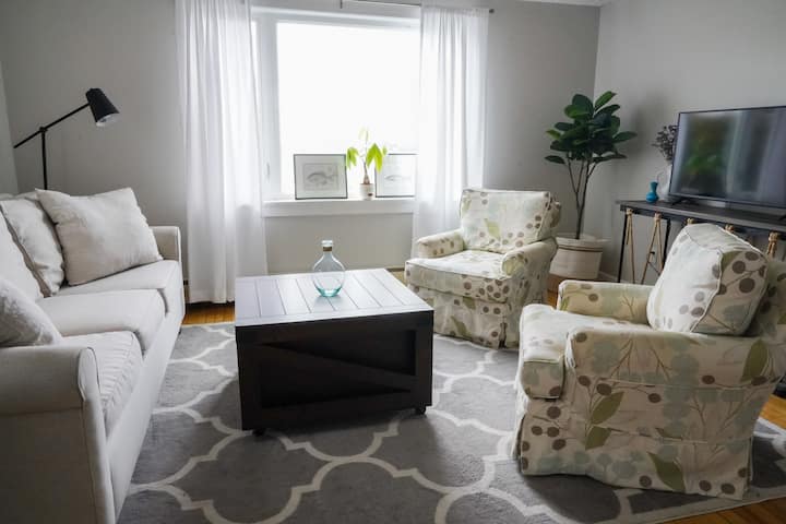 2 Bed/1ba East End Ocean Views - Portland, ME