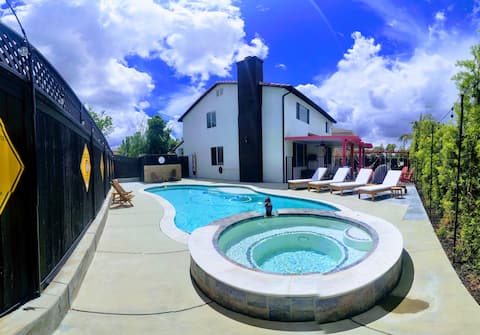 Home With a Piece of Paradise Poo| Spa