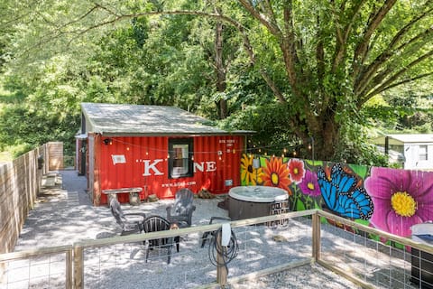Successful Airbnb property: 5 min 2 Downtown Asheville w/Hot Tub~Dogs Welcome in Woodfin