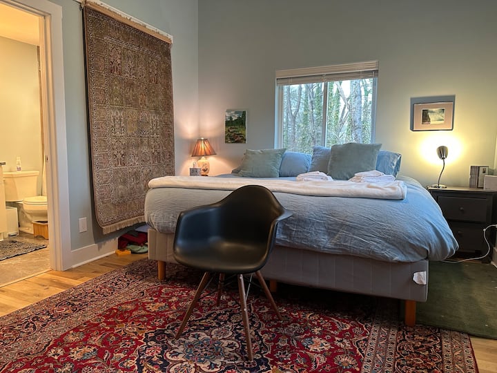 חדר שינה ראשי בקומה השנייה - קינג