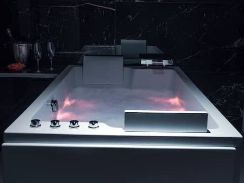 Start 2025 with your Jacuzzi+Sauna