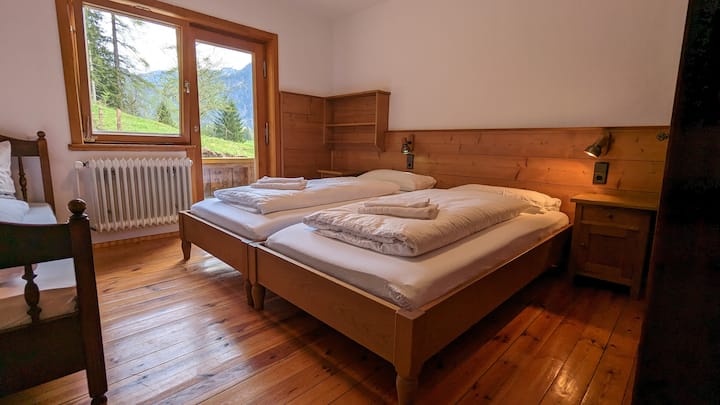 Chumba cha kulala 3 na hadi vitanda 3