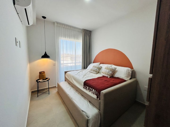 Стая със втори апартамент