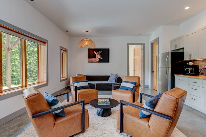 ส่วนลดรายสัปดาห์ 10%
ส่วนลดรายเดือน 20%